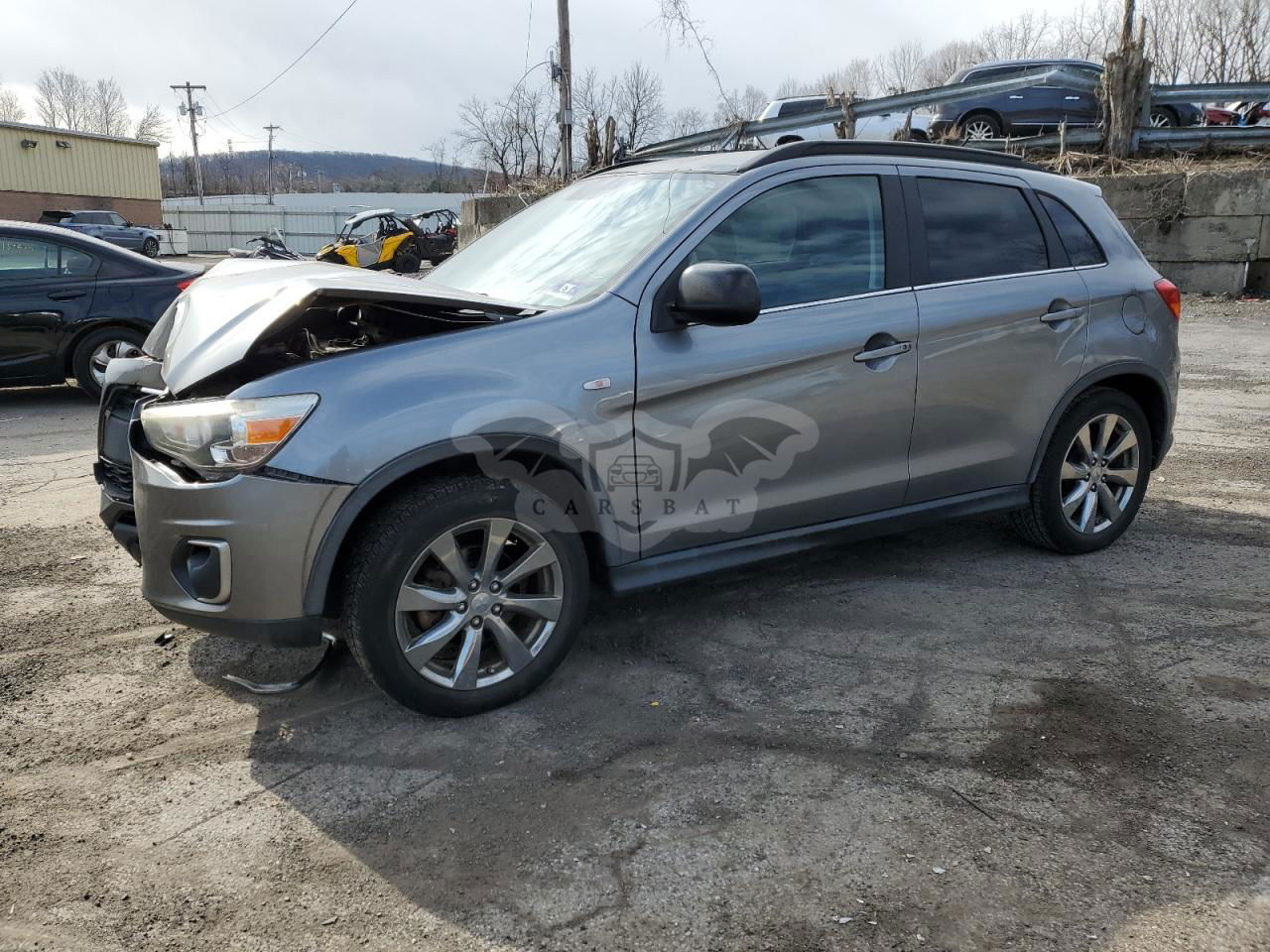 Mitsubishi Outlander LE 2.0L  4 2013