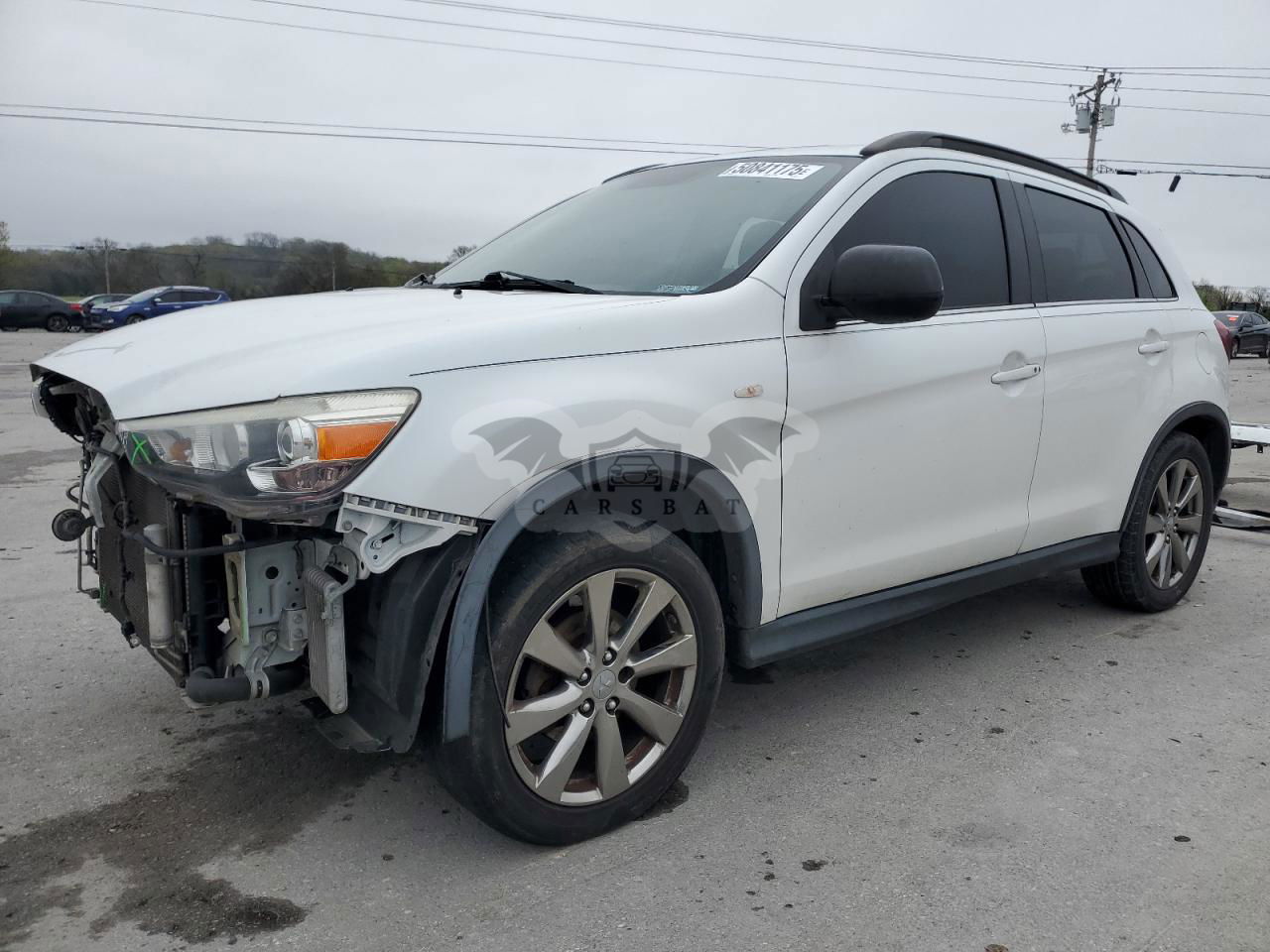 Mitsubishi Outlander LE 2.0L  4 2013