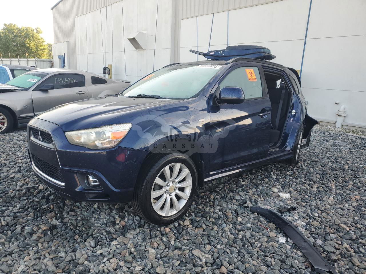 Mitsubishi Outlander SE 2.0L  4 2011