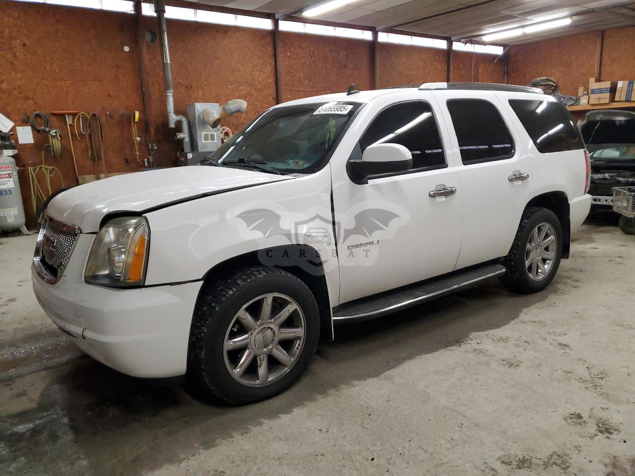 GMC Yukon DENALI 6.2L  8 2013