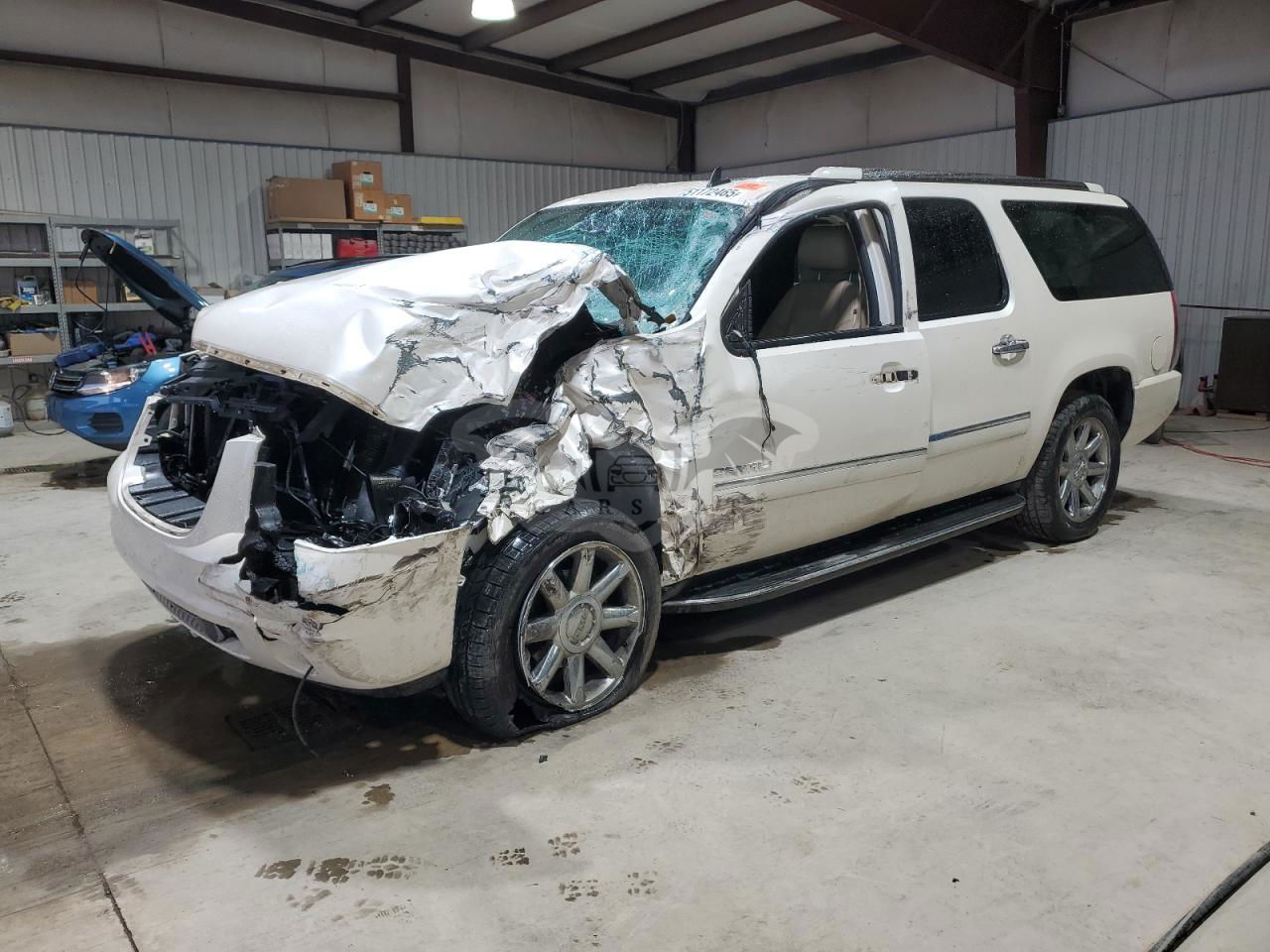 GMC Yukon DENALI 6.2L  8 2012