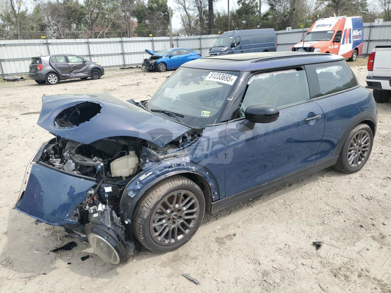 Mini Cooper 2.0L  4 2025