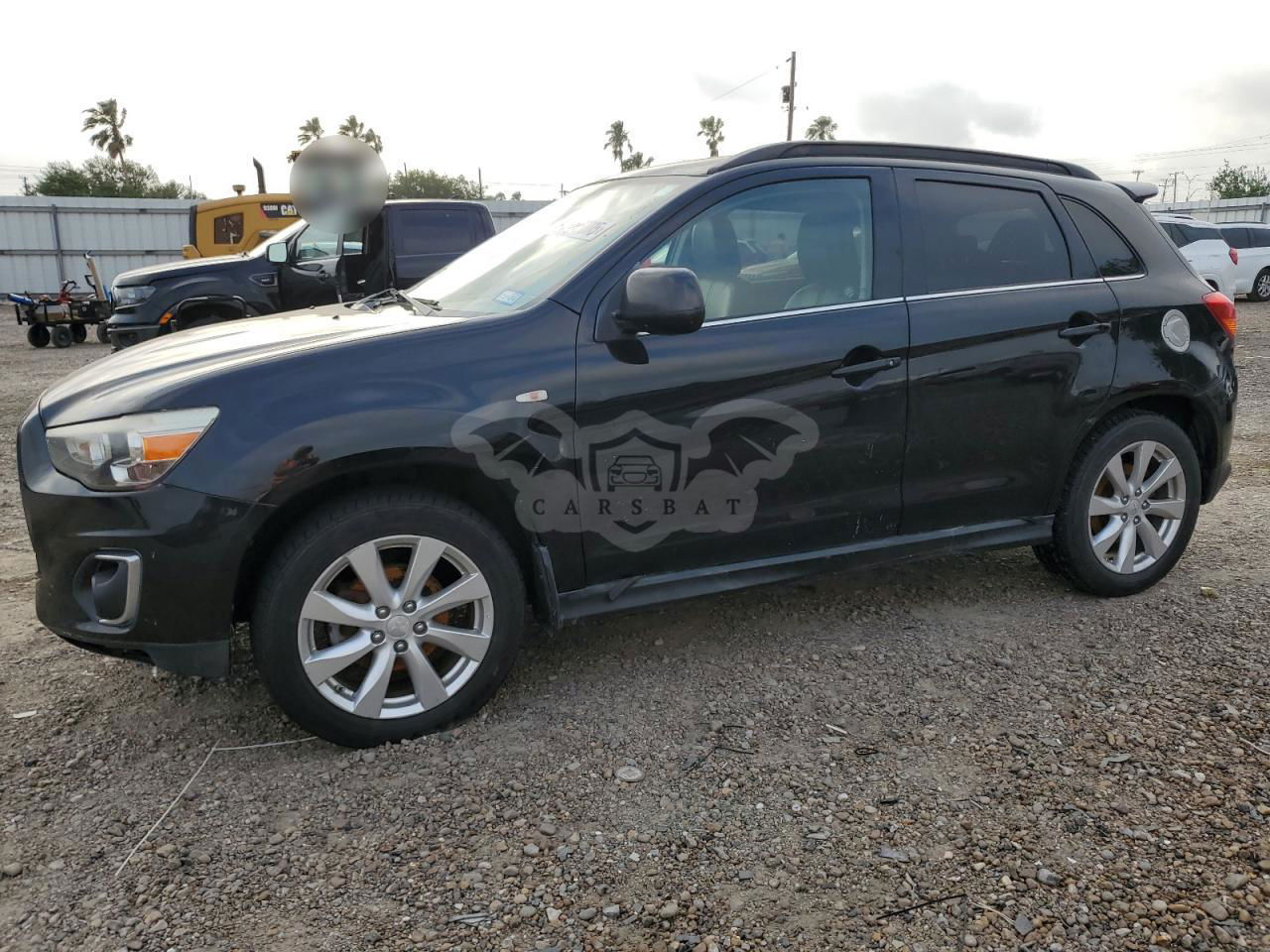 Mitsubishi Outlander SE 2.0L  4 2013