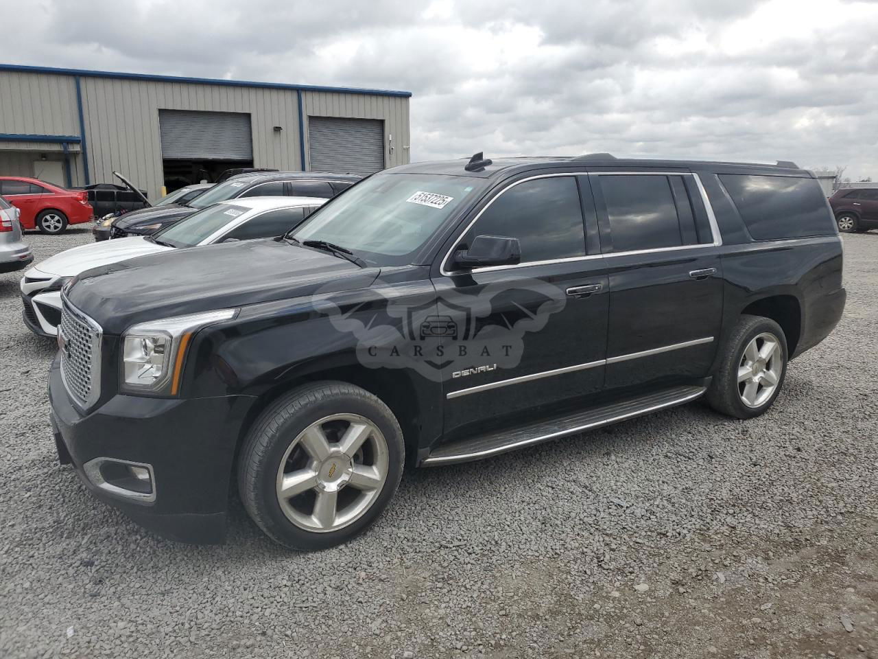 GMC Yukon DENALI 6.2L  8 2016