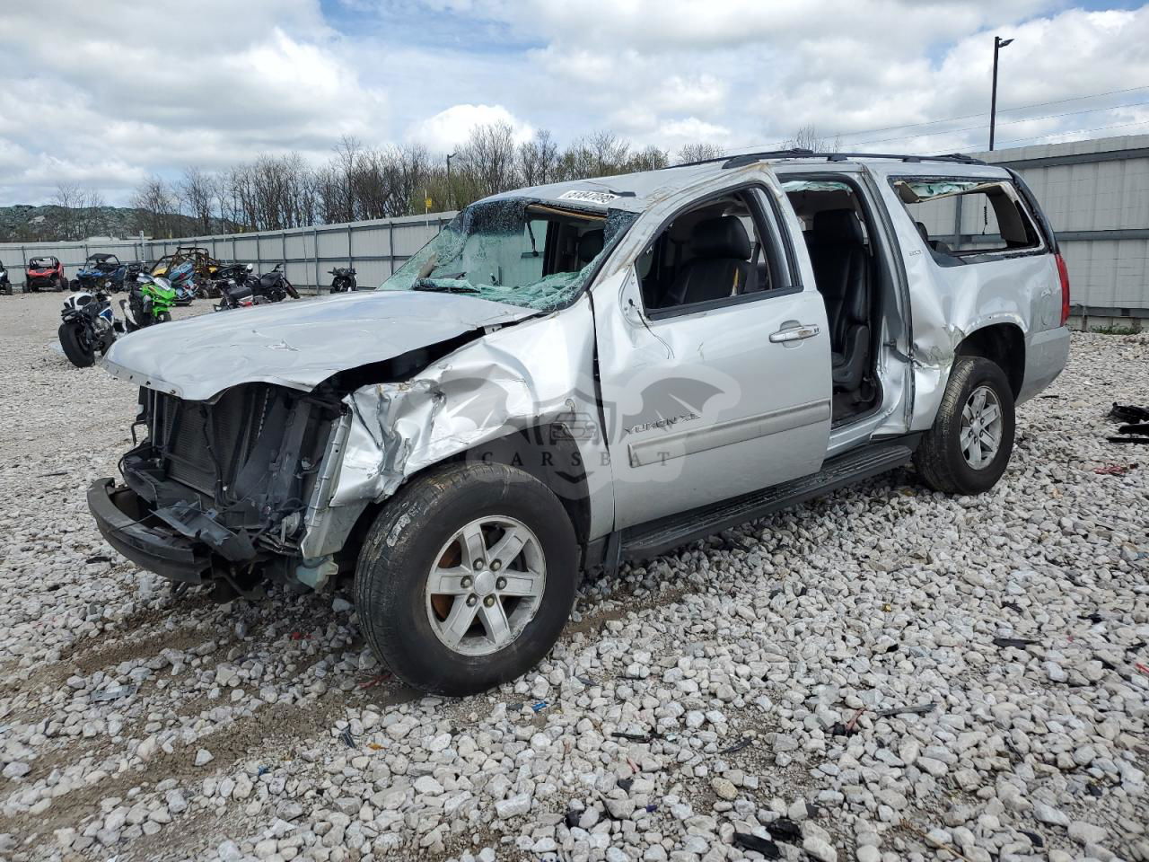 GMC Yukon K1500 SLT 5.3L  8 2013