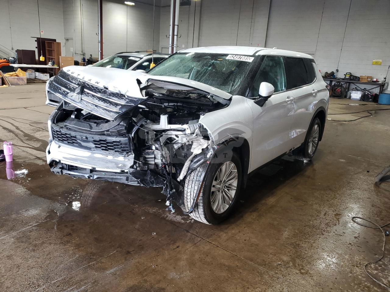 Mitsubishi Outlander ES 2.5L  4 2024