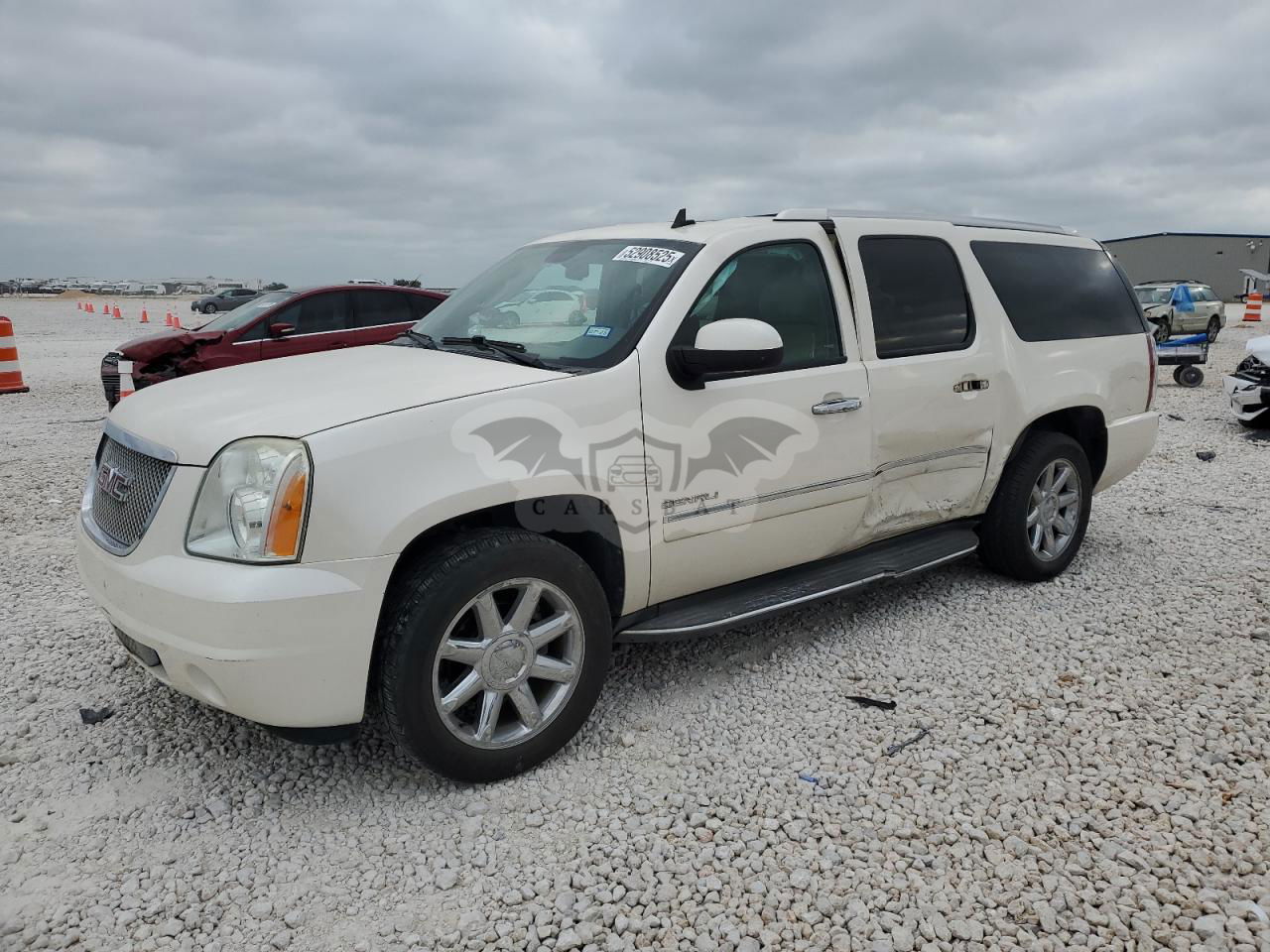 GMC Yukon DENALI 6.2L  8 2013