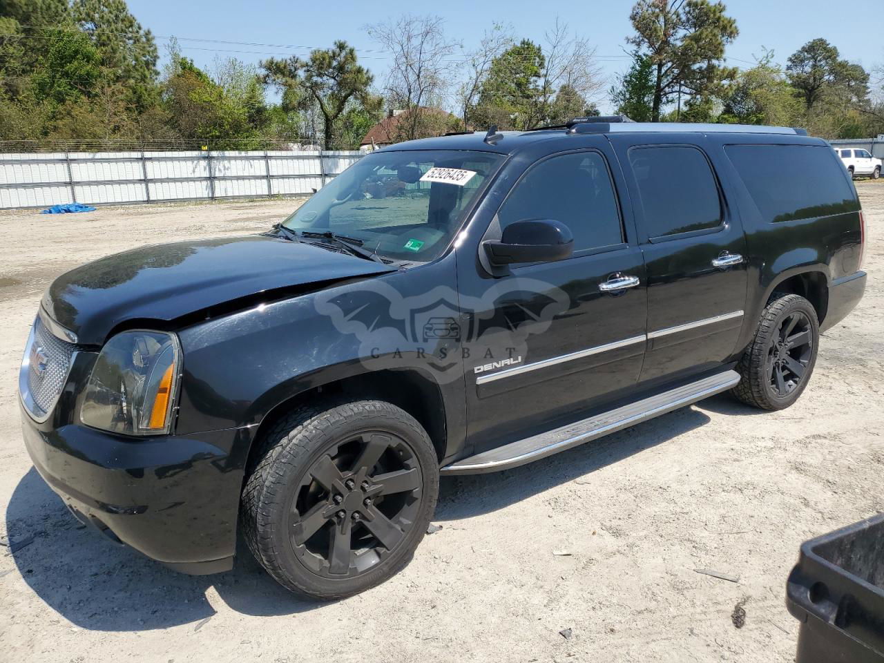 GMC Yukon DENALI 6.2L  8 2012