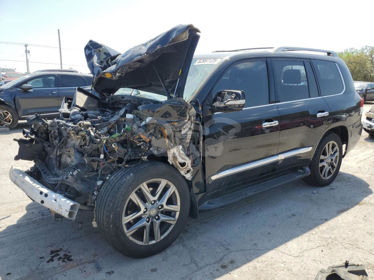 Lexus LX 570 5.7L  8 2015