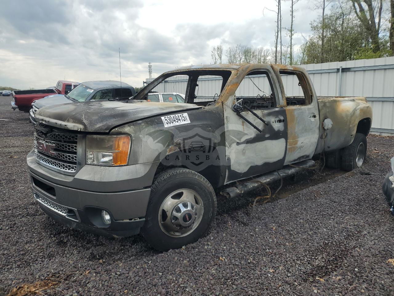 GMC Sierra K3500 DENALI 6.6L  8 2013