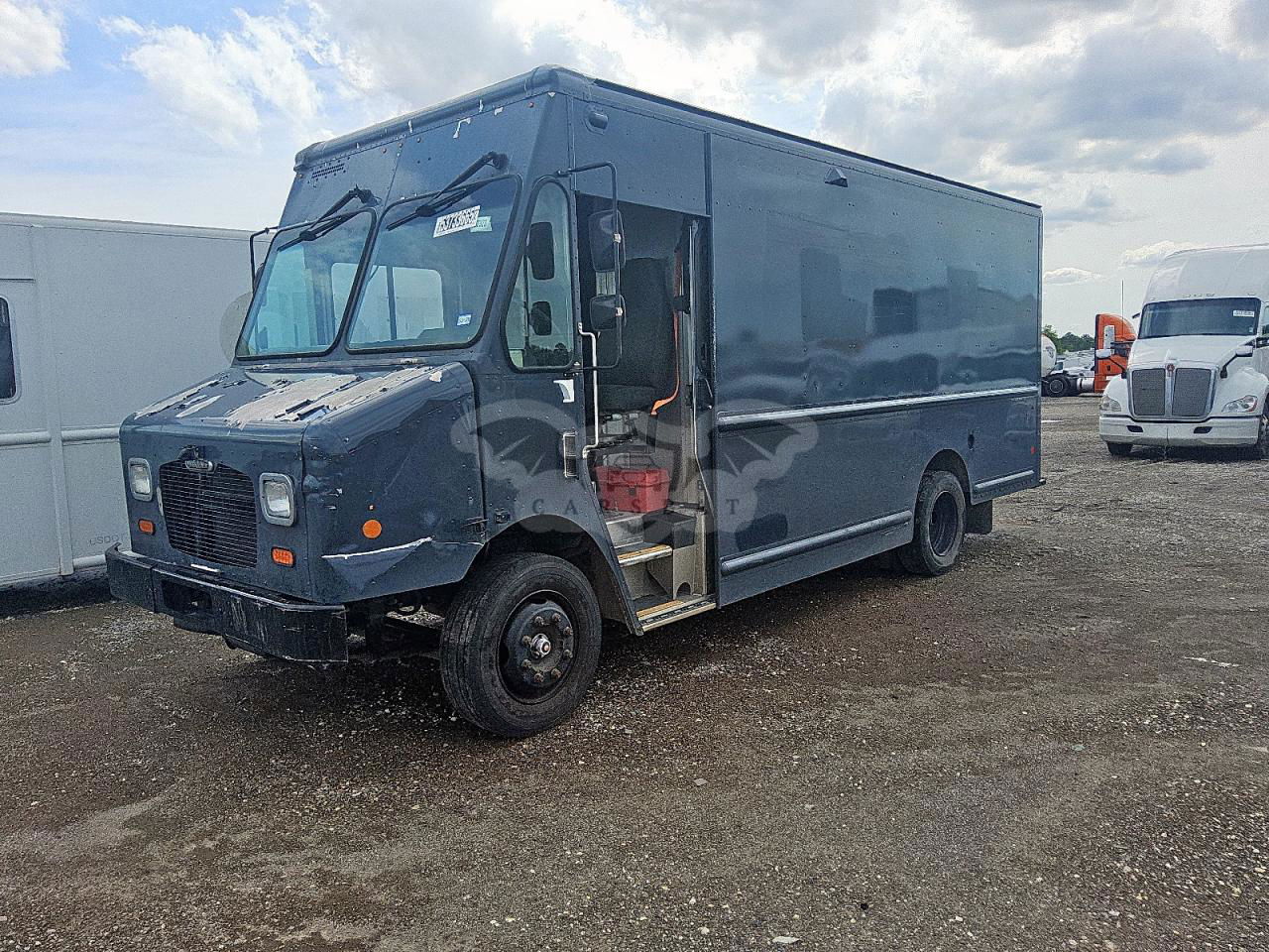 Freightliner Business Class M2 M LINE WALK-IN VAN 6.0L  8 2020
