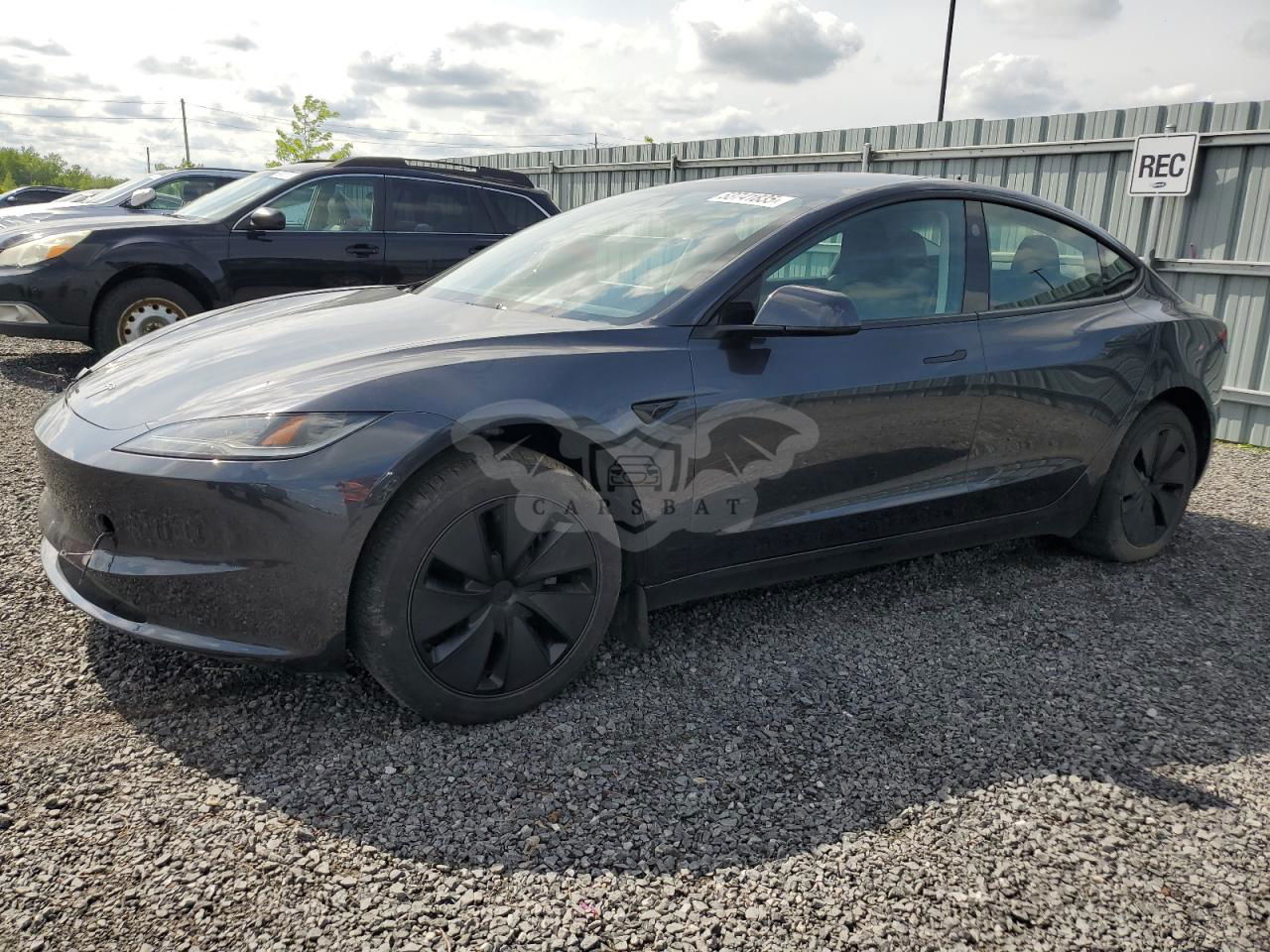 Tesla Model 3 2024