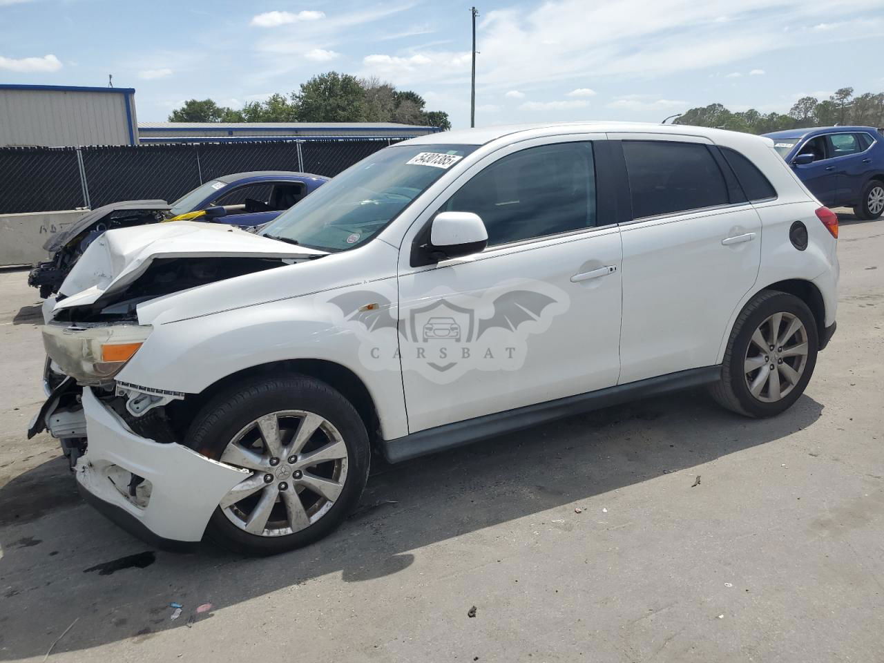 Mitsubishi Outlander SE 2.0L  4 2013