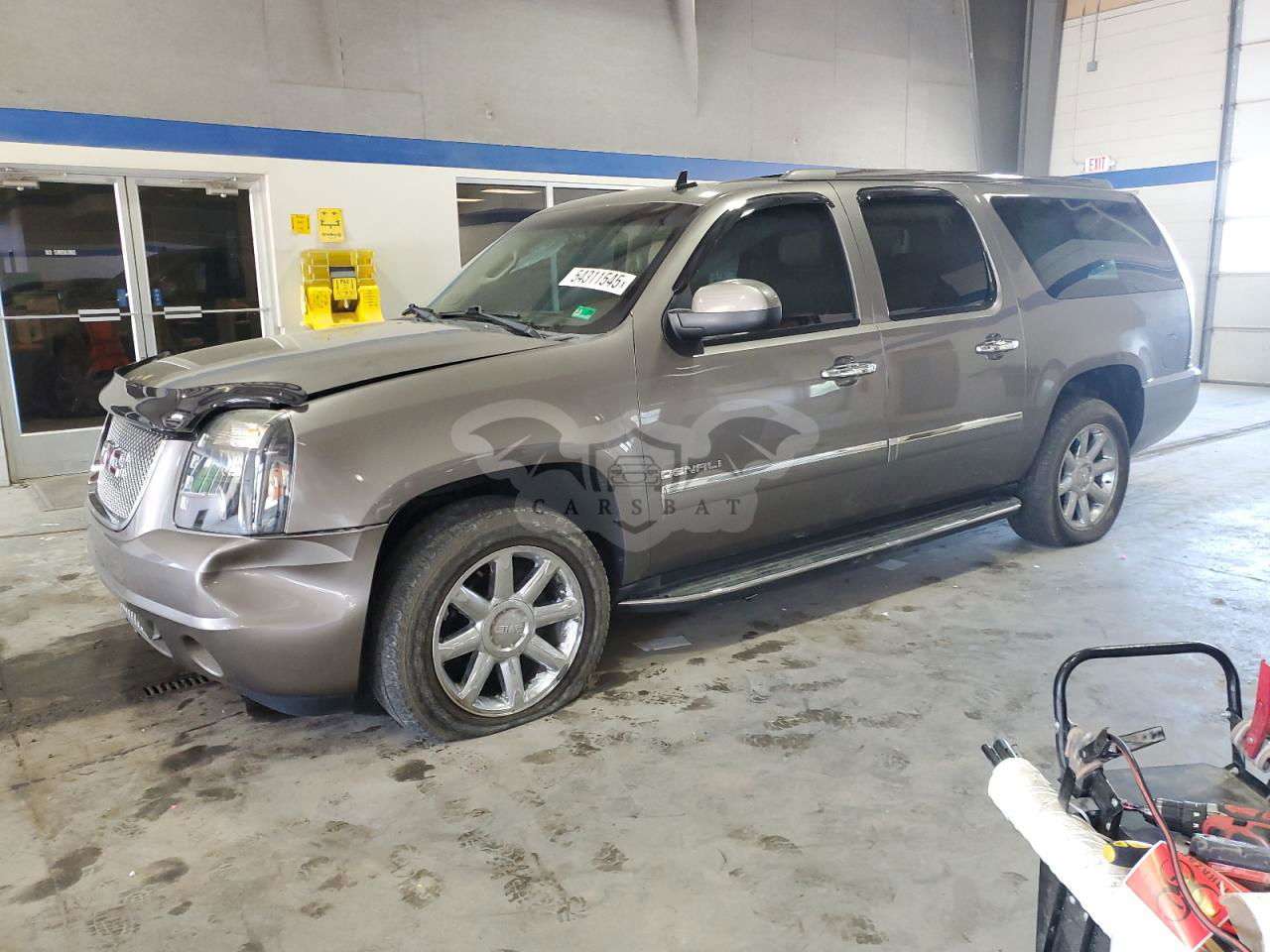 GMC Yukon DENALI 6.2L  8 2012