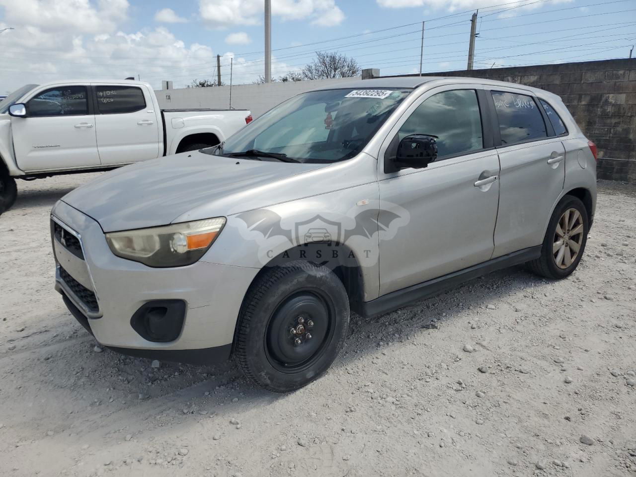 Mitsubishi Outlander ES 2.0L  4 2013