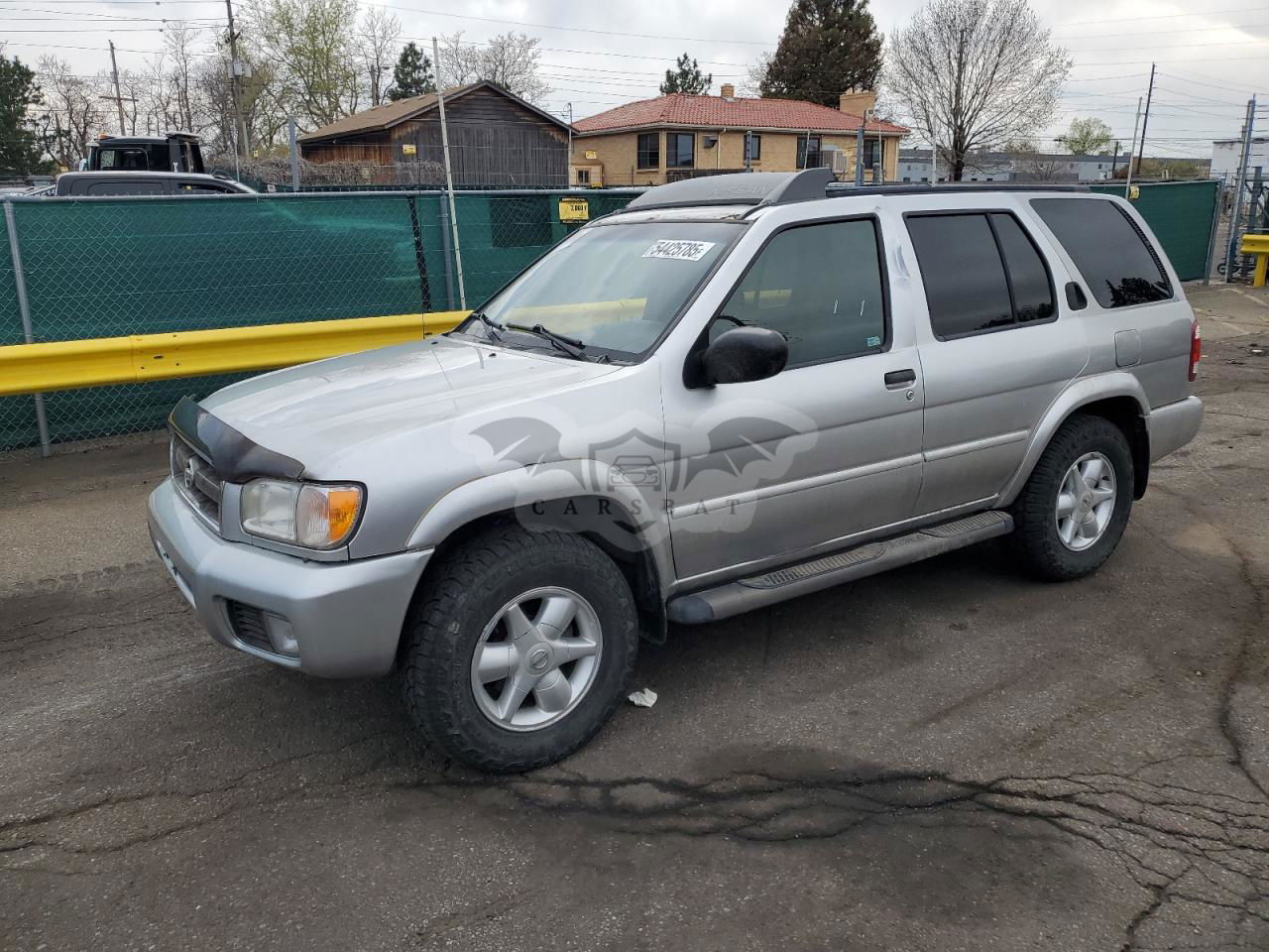 Nissan Pathfinder LE 3.5L  6 2002