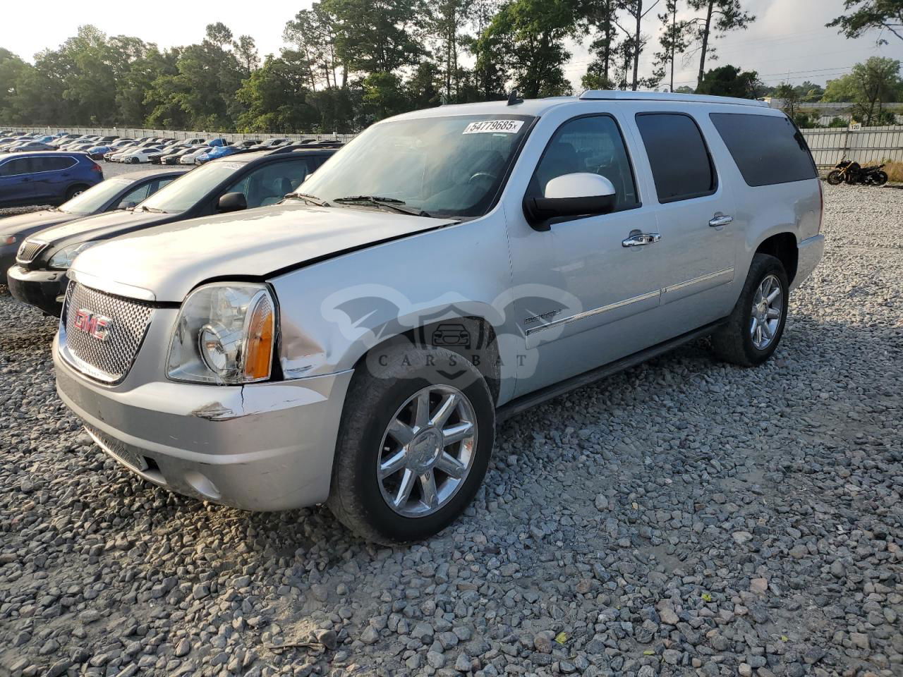 GMC Yukon DENALI 6.2L  8 2013