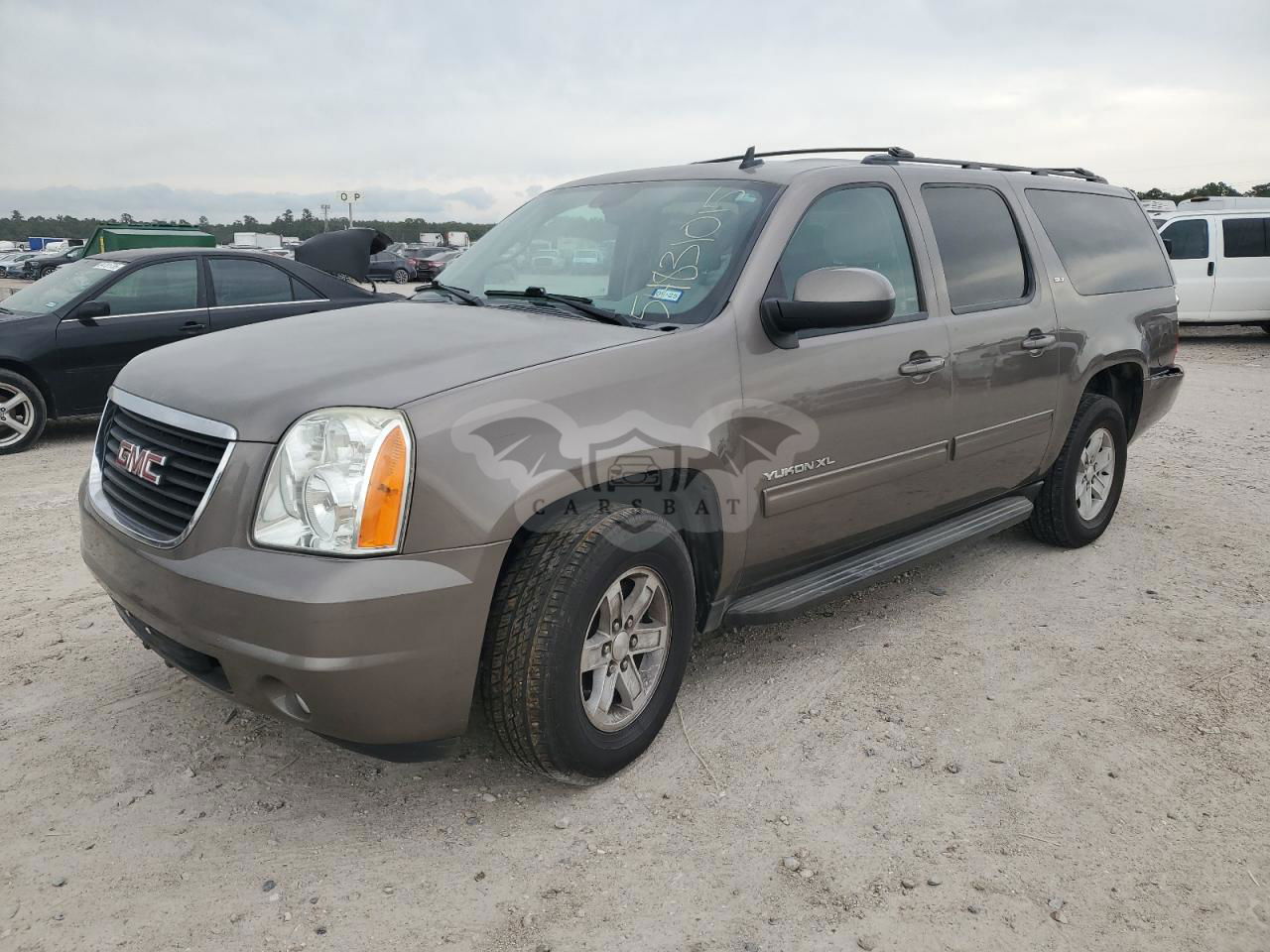 GMC Yukon C1500 SLT 5.3L  8 2013
