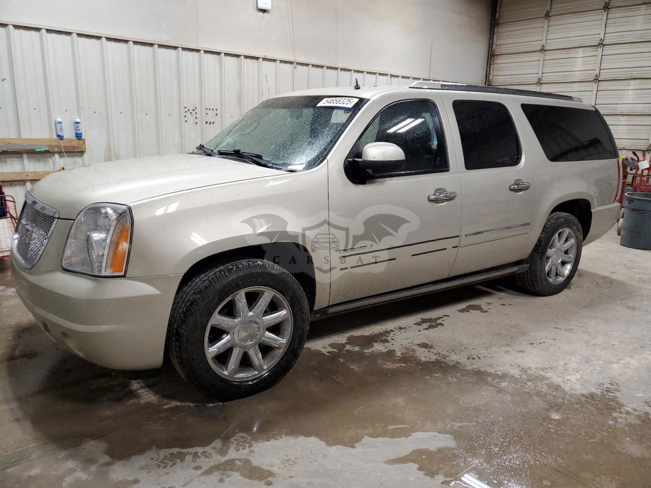 GMC Yukon DENALI 6.2L  8 2013