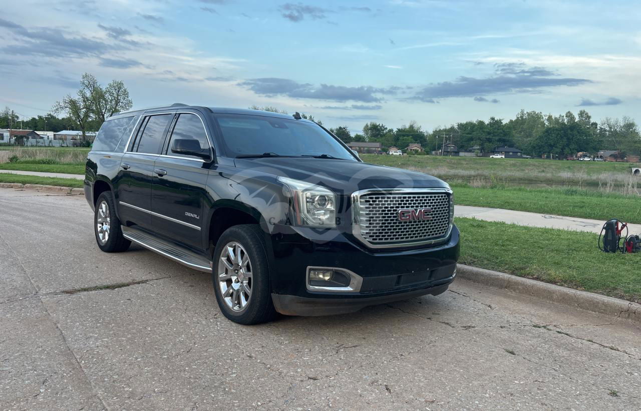 GMC Yukon DENALI 6.2L  8 2015