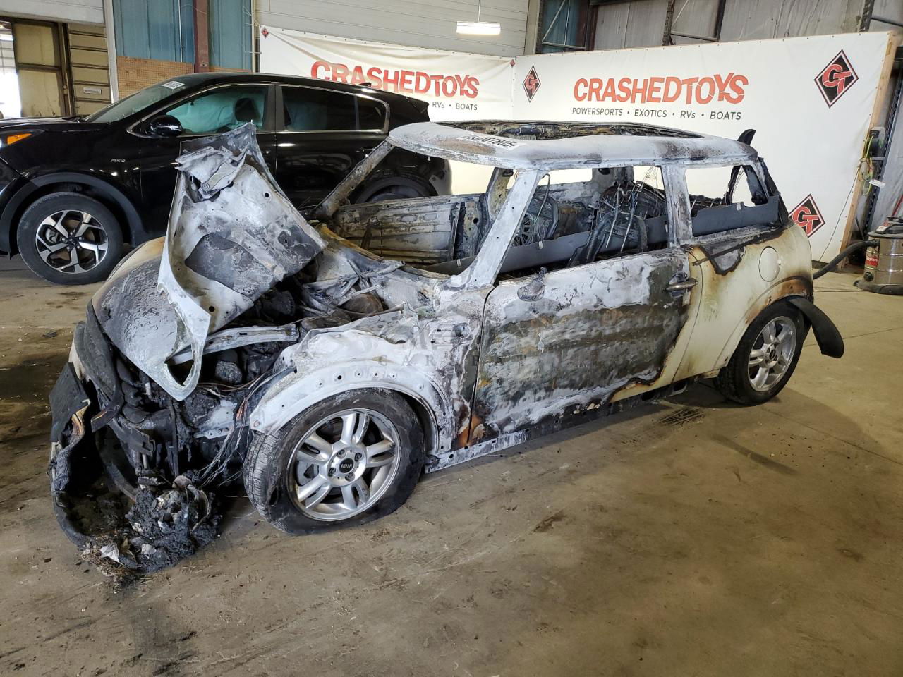 Mini Cooper 1.6L  4 2013