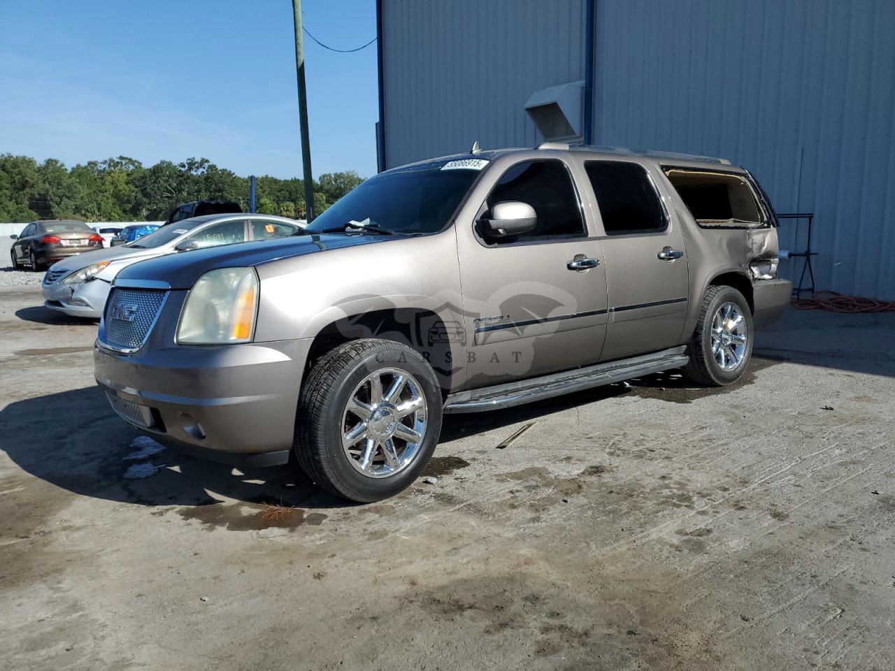 GMC Yukon DENALI 6.2L  8 2012