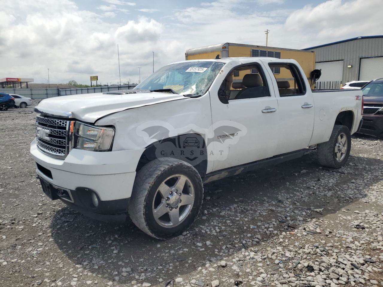 GMC Sierra K2500 DENALI 6.6L  8 2013