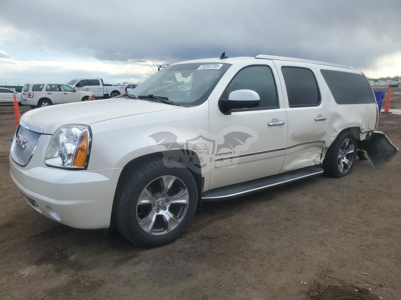 GMC Yukon DENALI 6.2L  8 2012