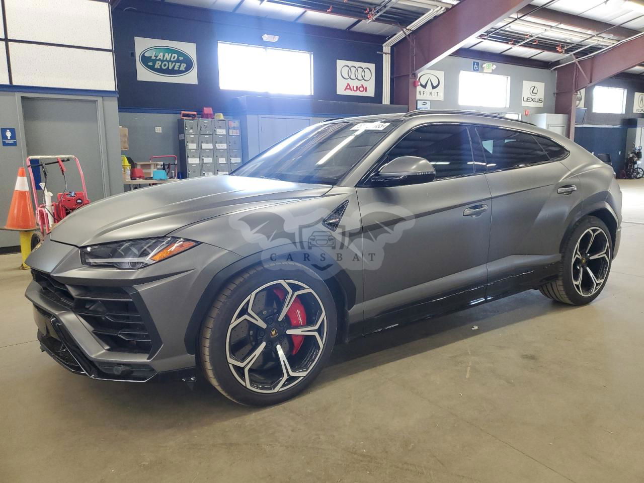 Lamborghini Urus 4.0L  8 2021