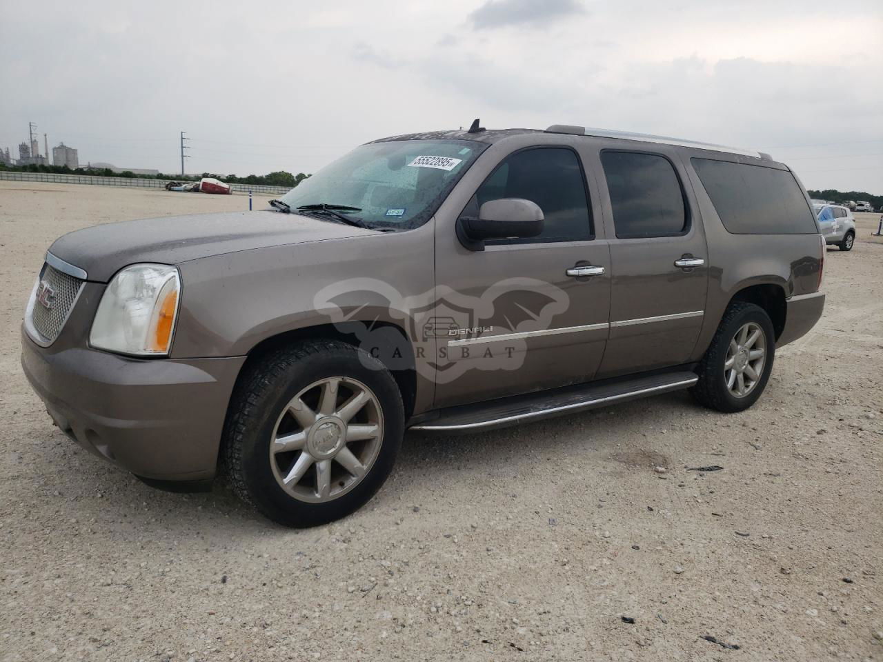 GMC Yukon DENALI 6.2L  8 2013