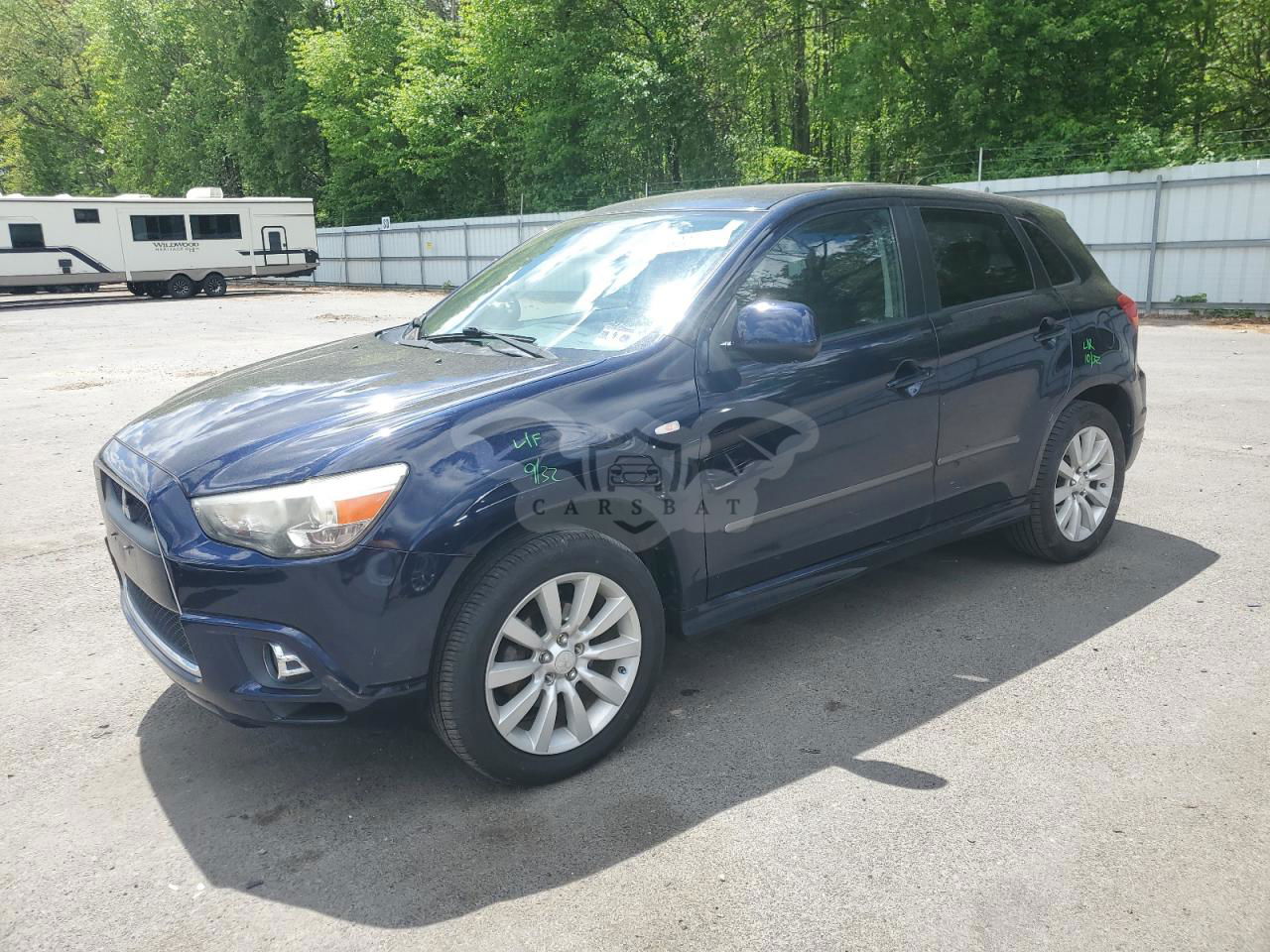 Mitsubishi Outlander SE 2.0L  4 2011