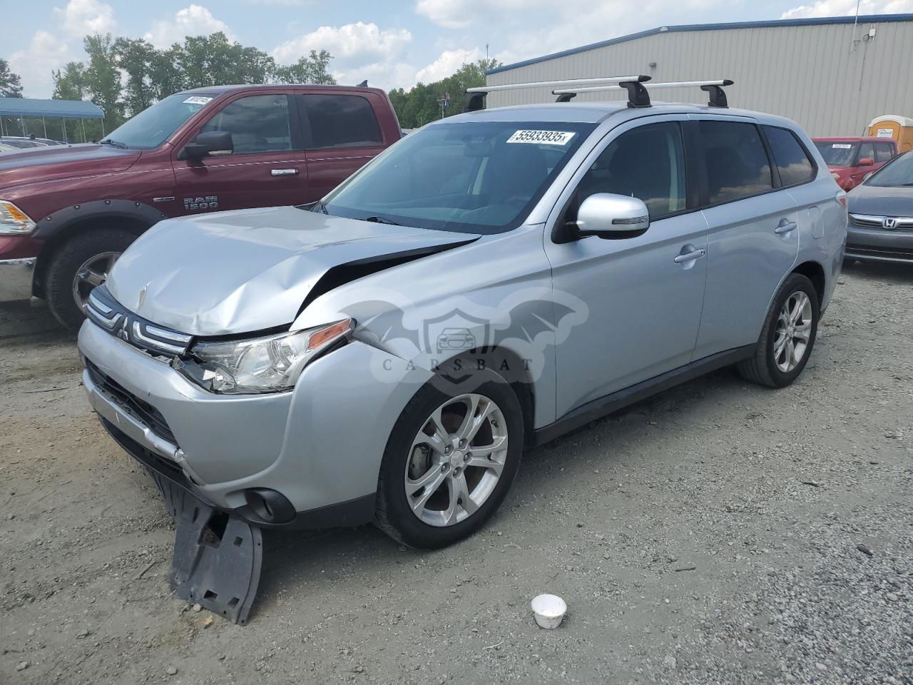 Mitsubishi Outlander SE 2.4L  4 2014
