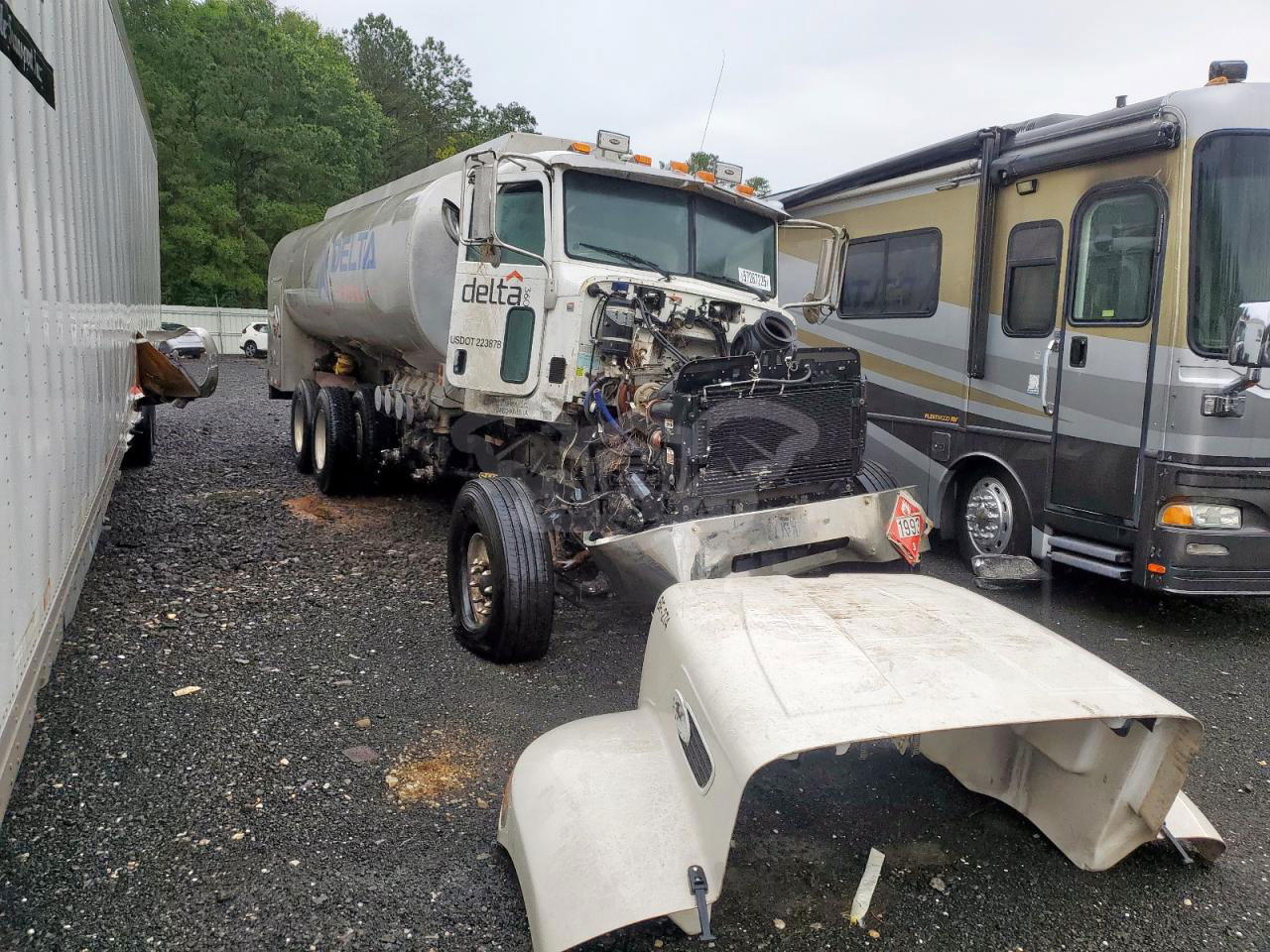 Peterbilt 330/337/348 8.3L  6 2012
