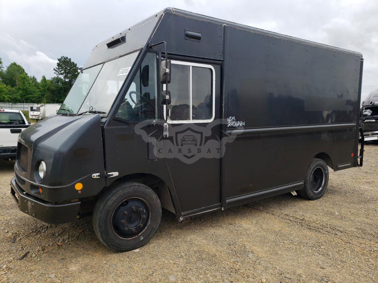 Freightliner Business Class M2 M LINE WALK-IN VAN 6.7L  6 2009