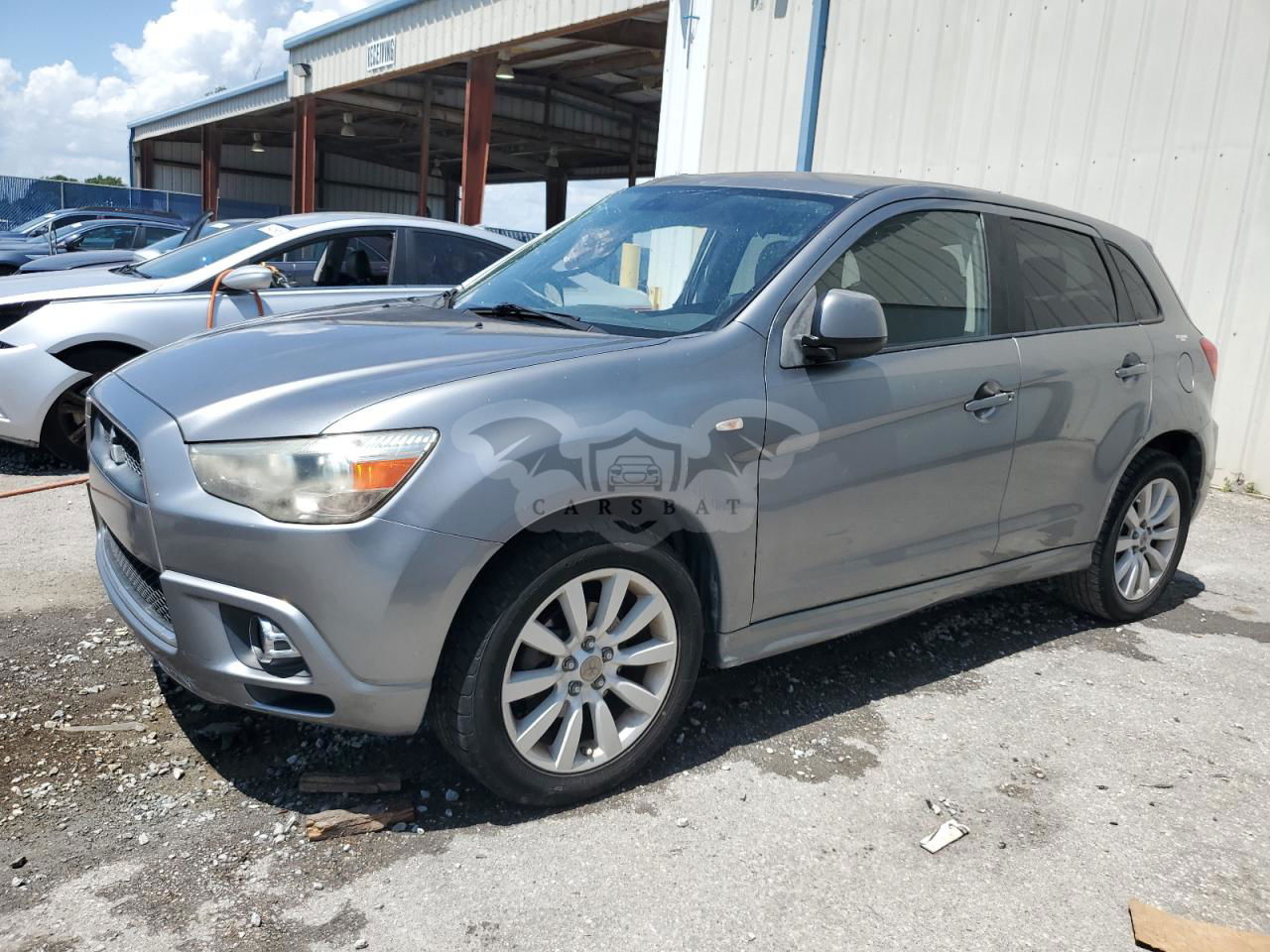 Mitsubishi Outlander SE 2.0L  4 2011