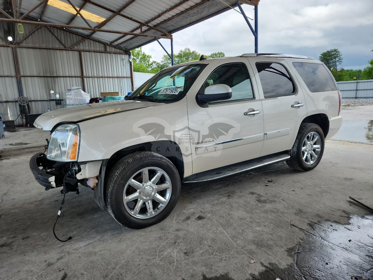 GMC Yukon DENALI 6.2L  8 2013