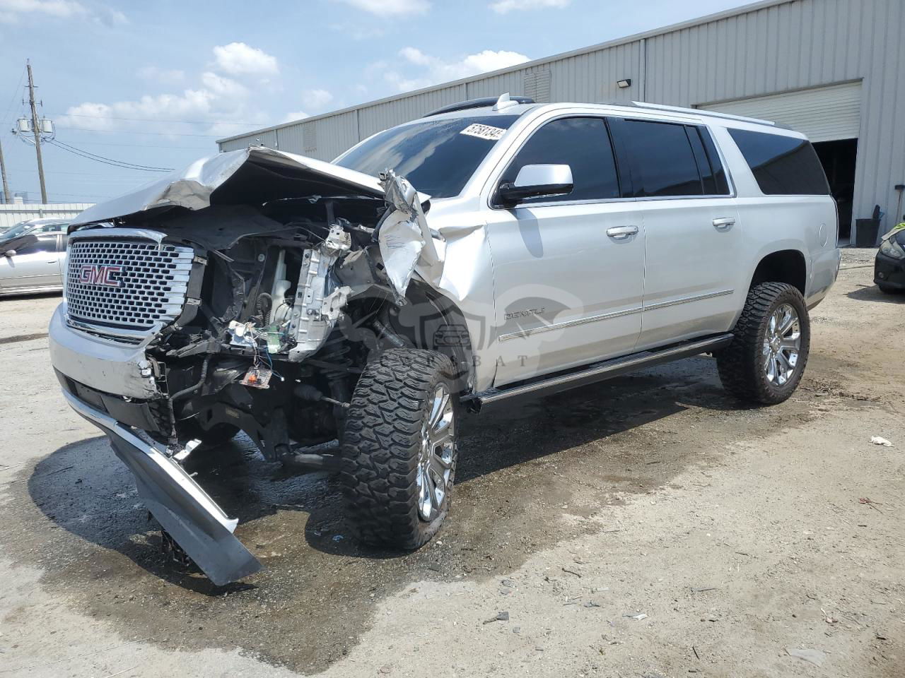 GMC Yukon DENALI 6.2L  8 2016