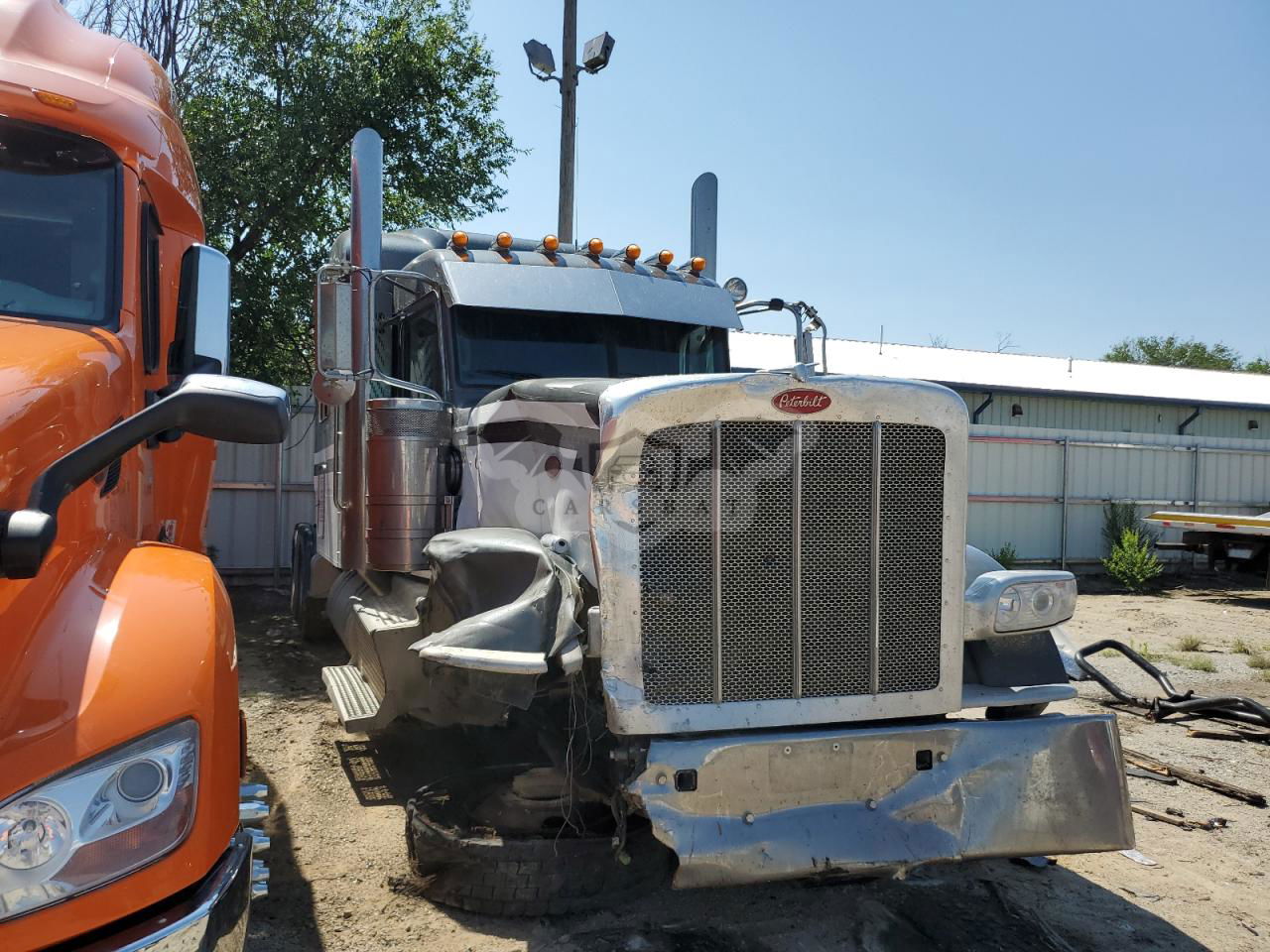 Peterbilt 389/520 12.9L  6 2023