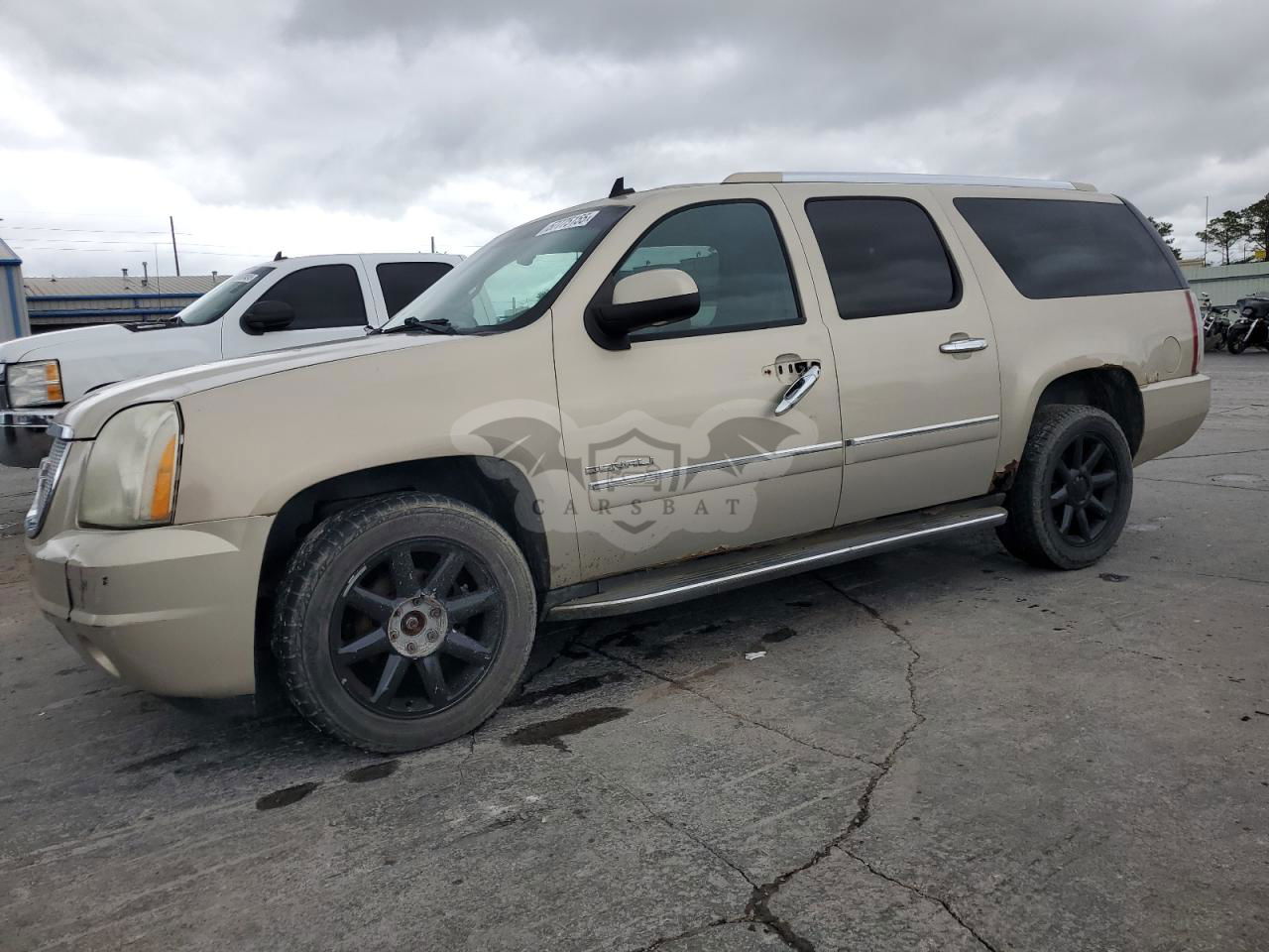 GMC Yukon DENALI 6.2L  8 2010