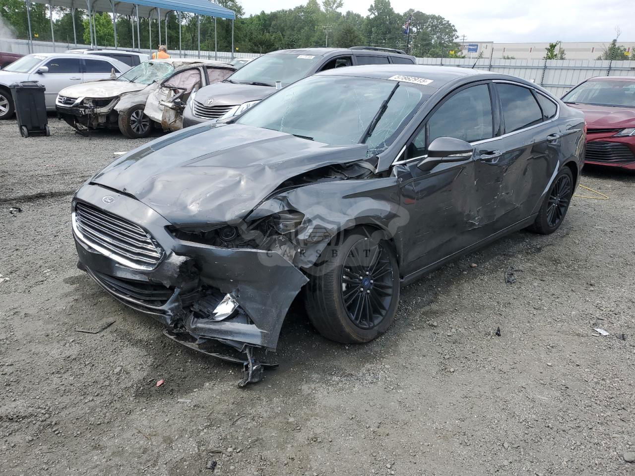 Ford Fusion SE 2.0L  4 2016