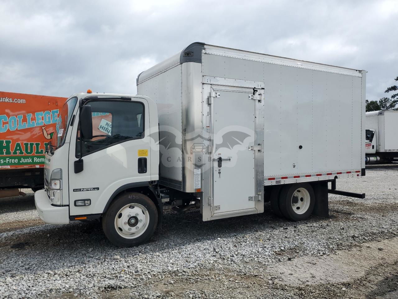 Isuzu NPR 6.6L  8 2024