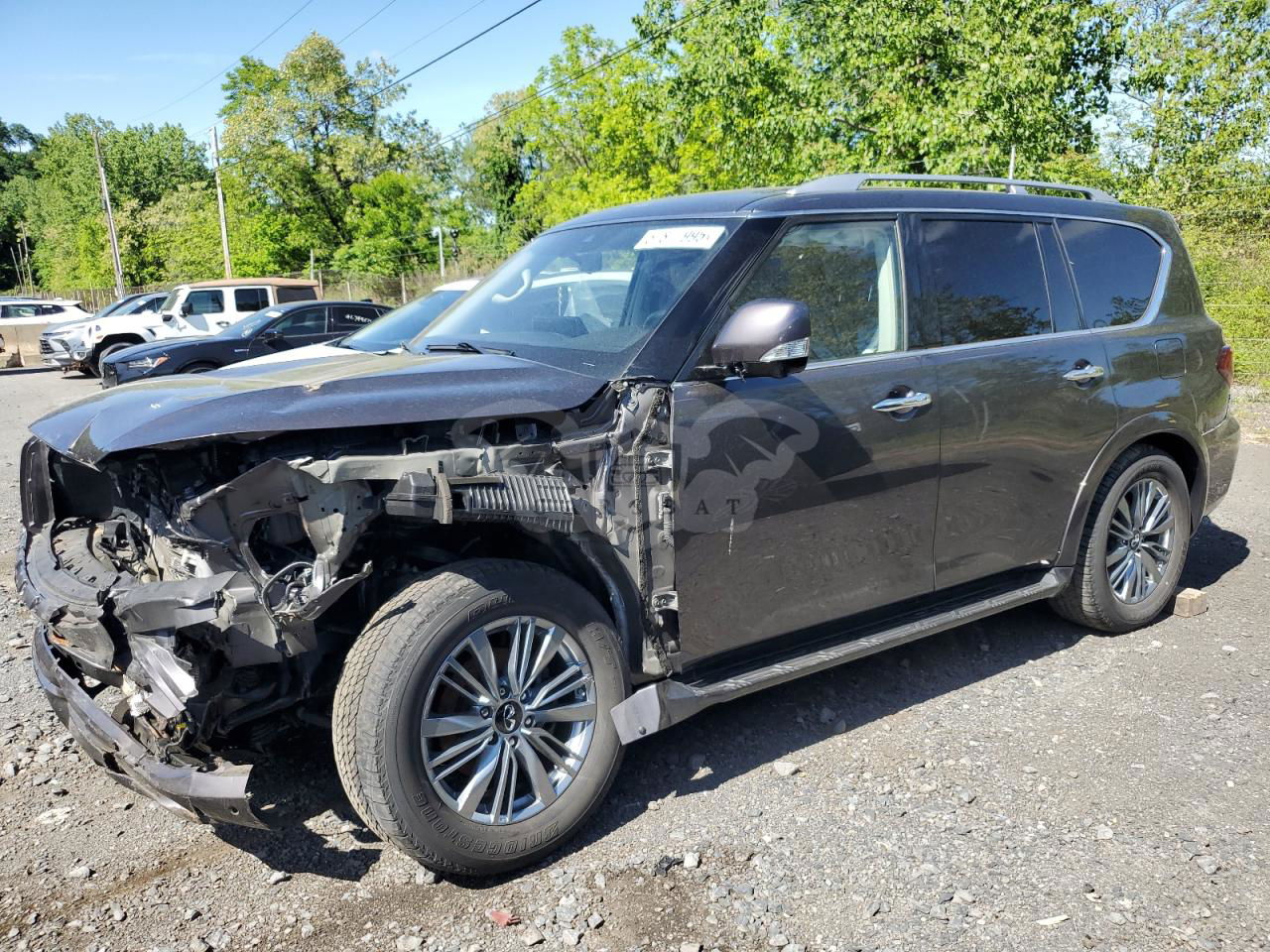 Infiniti QX80 LUXE 5.6L  8 2022