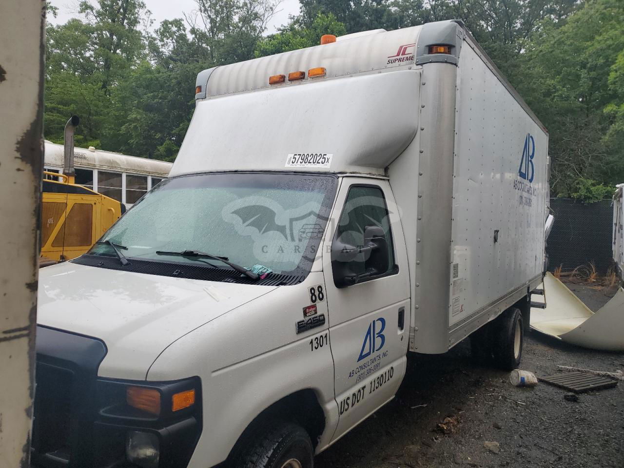 Ford Econoline E450 SUPER DUTY CUTAWAY VAN 6.0L  8 2010