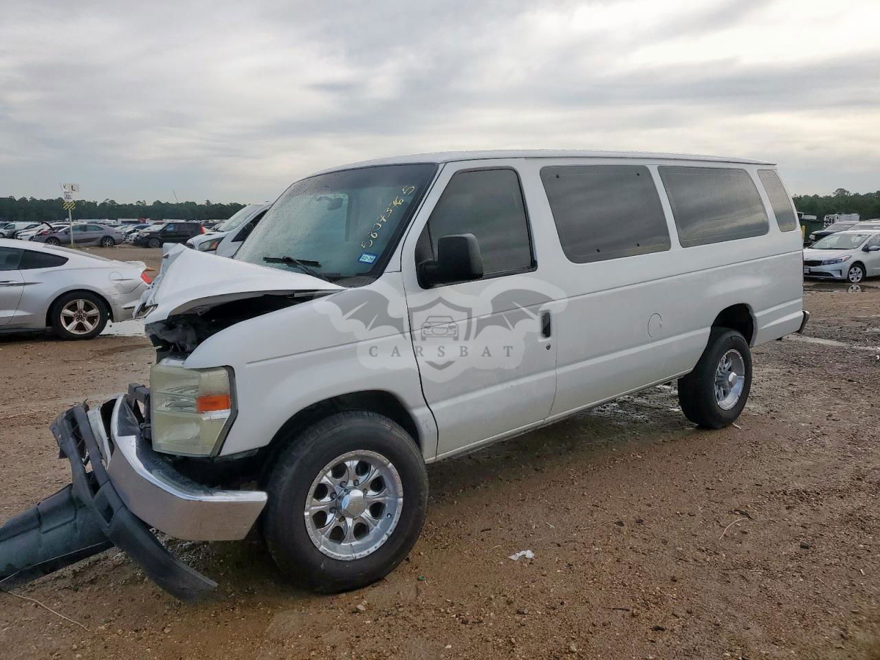 Ford Econoline E350 SUPER DUTY WAGON 5.4L  8 2013