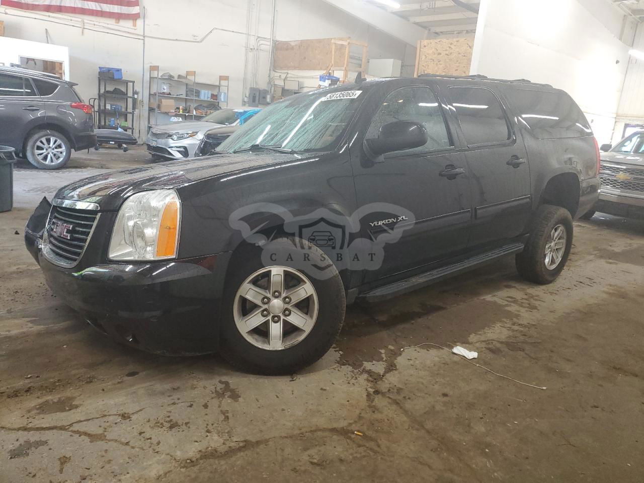 GMC Yukon K1500 SLT 5.3L  8 2013
