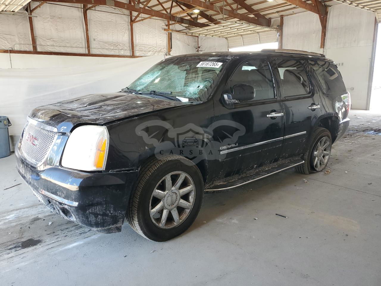 GMC Yukon DENALI 6.2L  8 2013