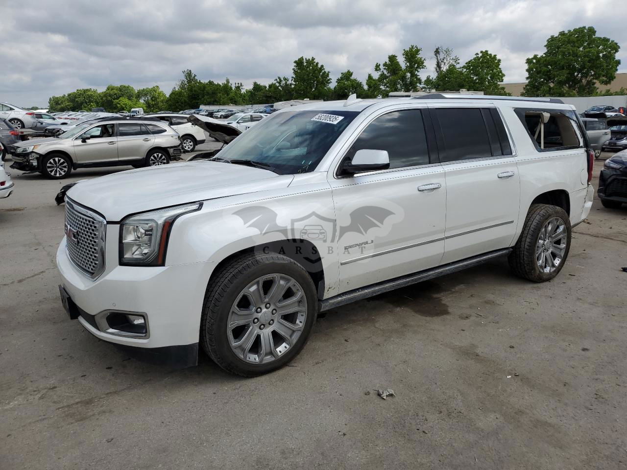 GMC Yukon DENALI 6.2L  8 2016