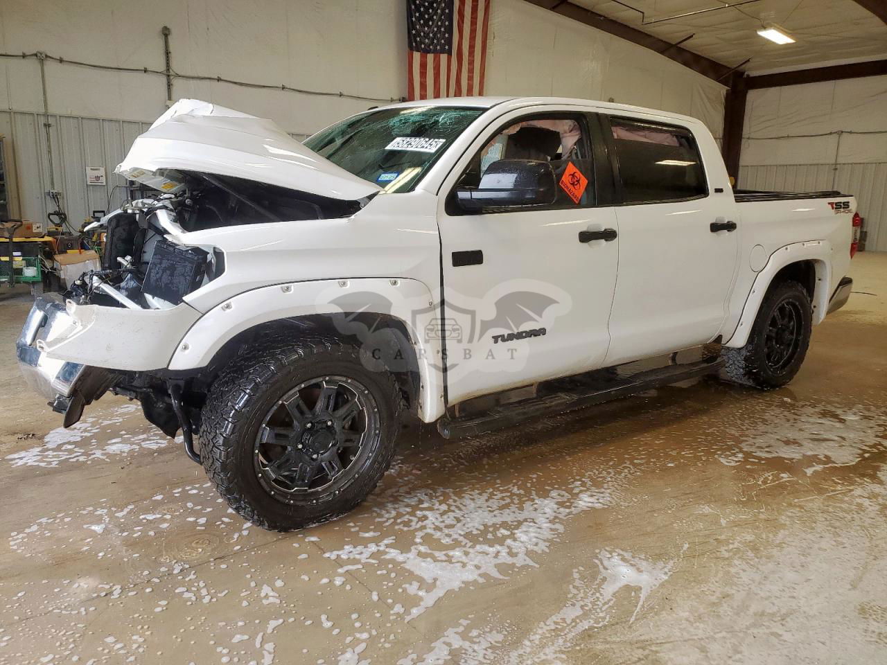 Toyota Tundra CREWMAX SR5 5.7L  8 2016
