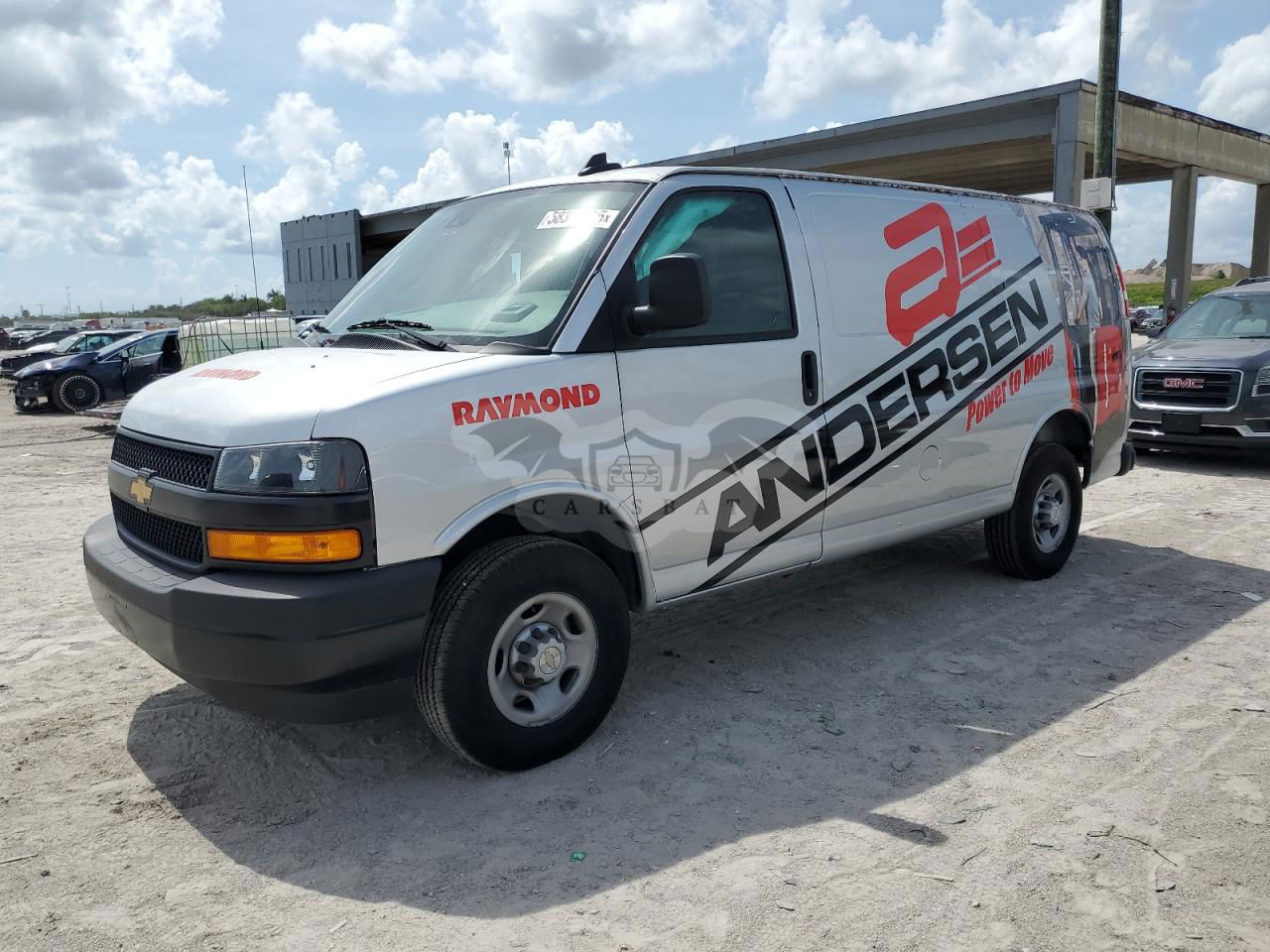 Chevrolet Express 6.6L  8 2025