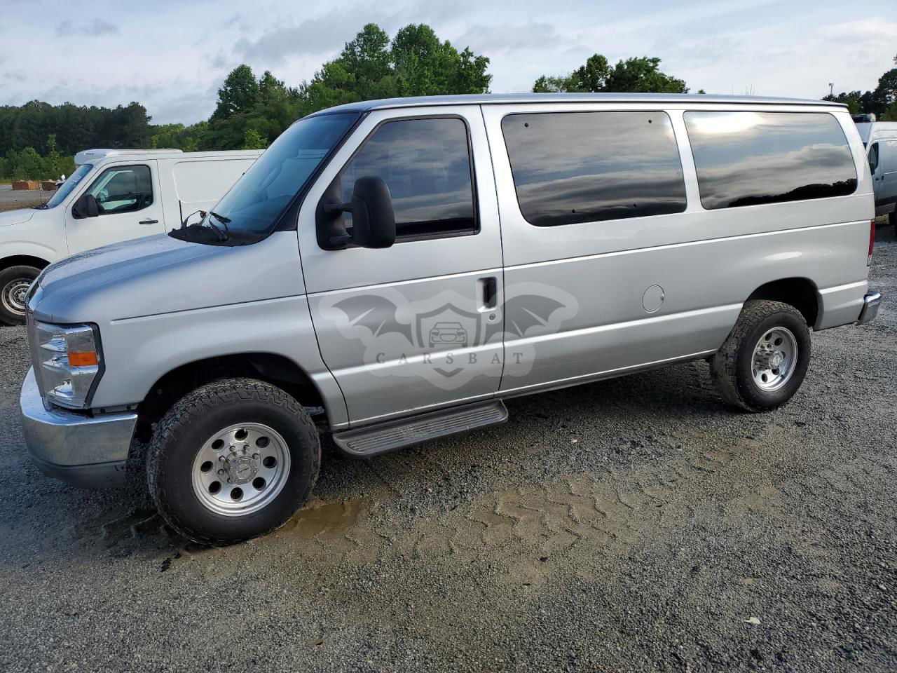 Ford Econoline E350 SUPER DUTY WAGON 5.4L  8 2010